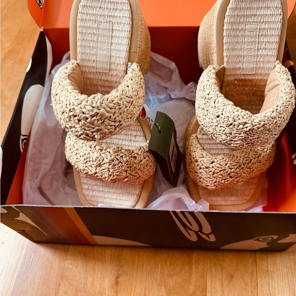 Farm Rio Natural Crocheted Puffy Platform Sandals - Picture 5 of 9